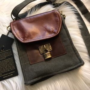 Chic Mona-b Crossbody bag